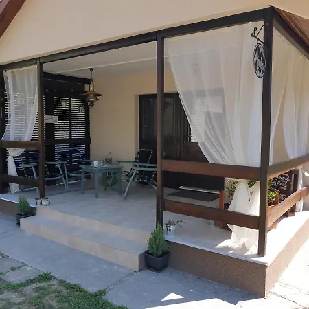 בית נופש Amica Vendeghaz *