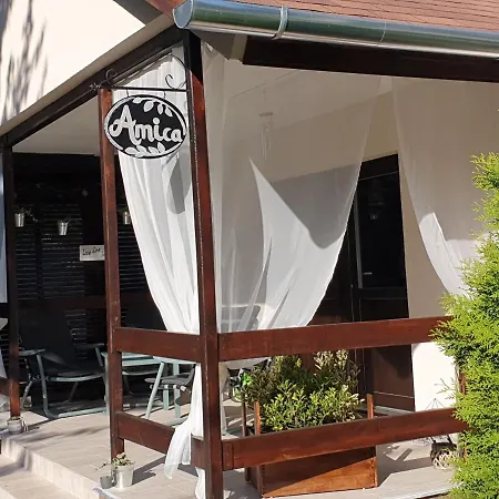 Amica Vendeghaz בית נופש